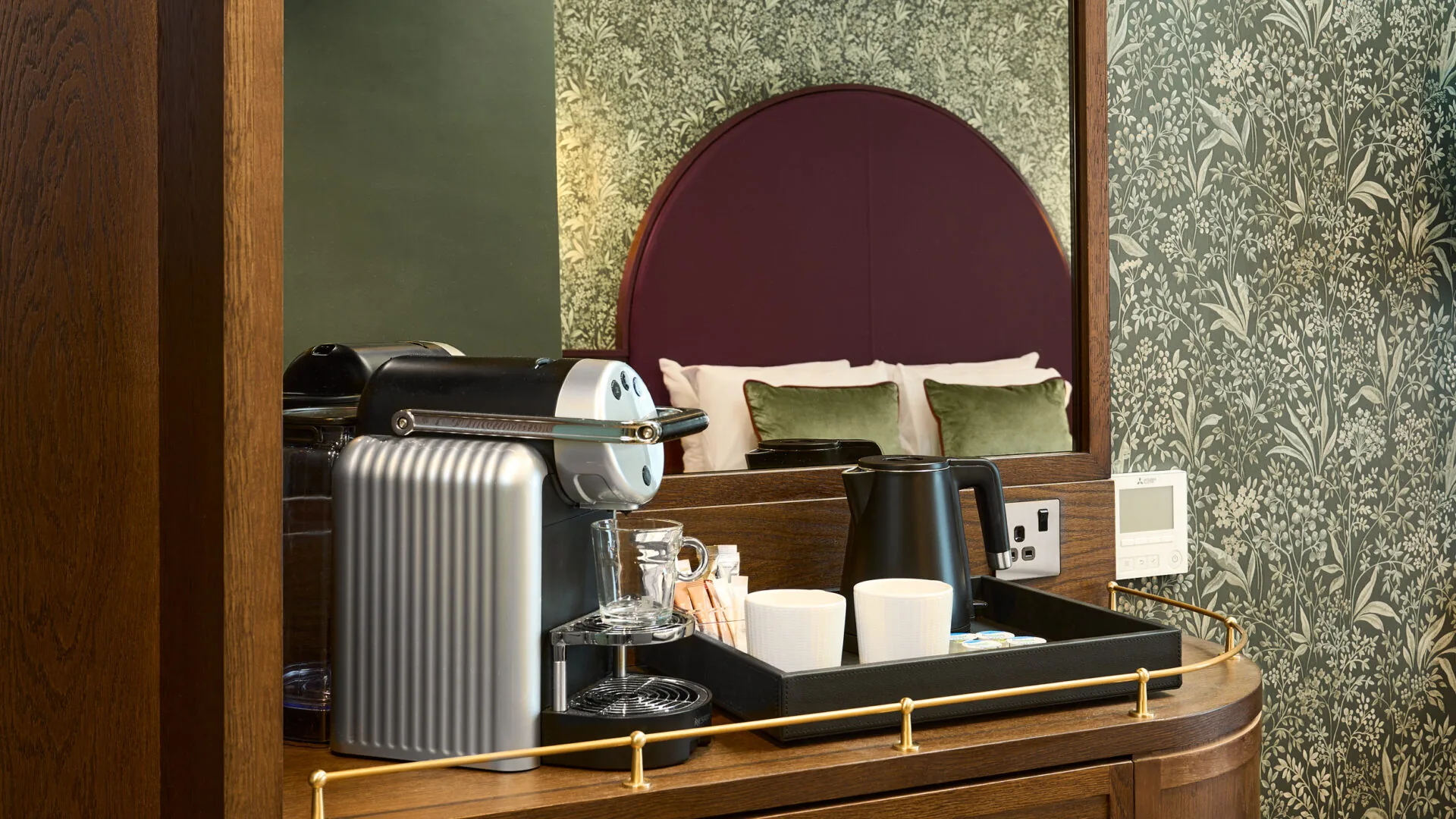 House Hotel Galway Facilities | WiFi & Room Service